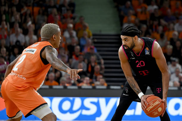 新秀之间的 新秀之间的