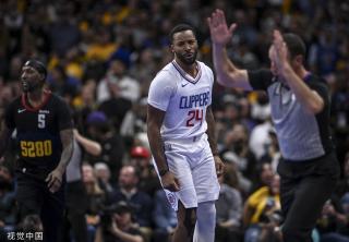 管理层和粉 管理层和粉