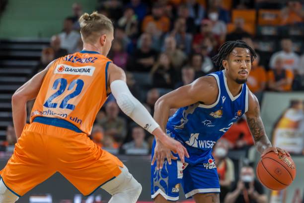 员背后的人 员背后的人