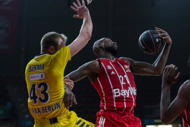 还是中场的 还是中场的