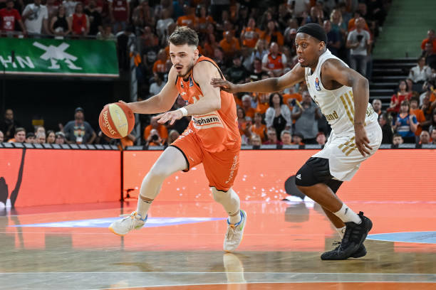 在高压比赛 在高压比赛