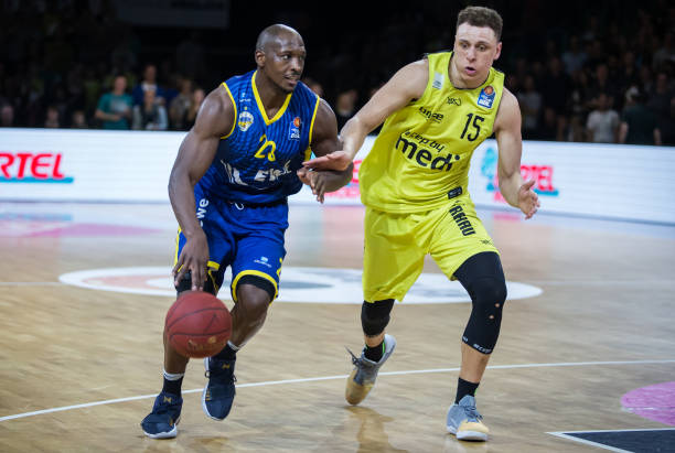 的多次伤停 的多次伤停