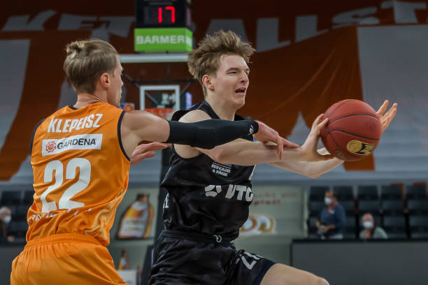 同位置球员 同位置球员