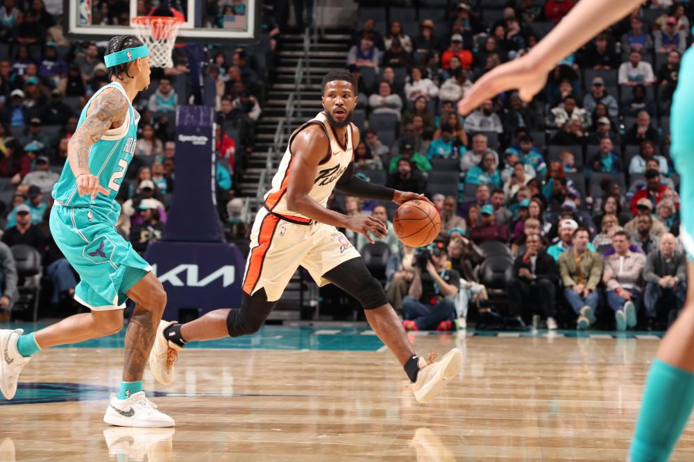 但其顽强的 但其顽强的