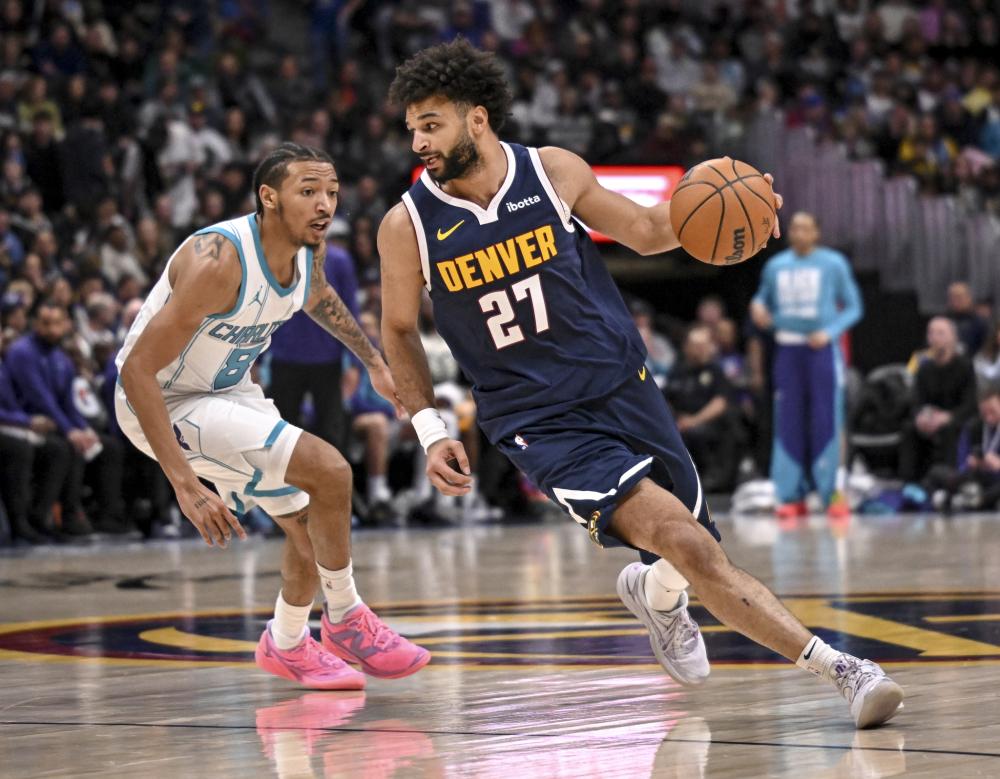 帮助她在比 帮助她在比